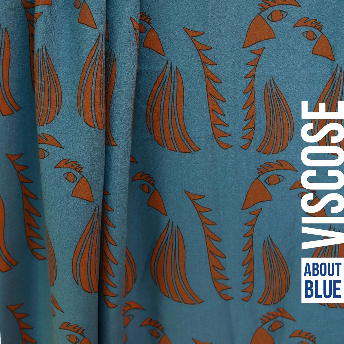 Blauwe viscose met papegaaien van About Blue